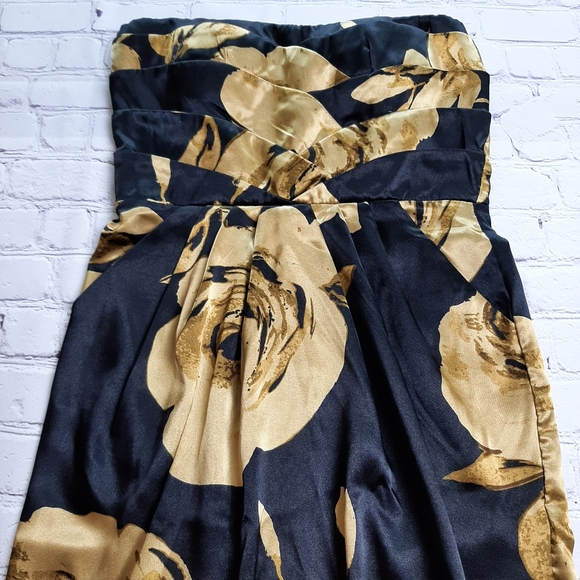 Bundle of 4 dresses - Picture 8 of 16